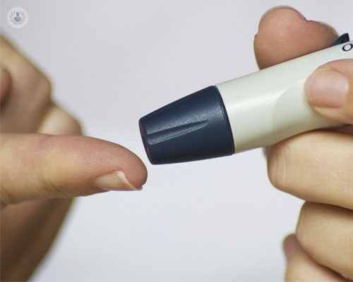 Aplicación de insulina para controlar la diabetes