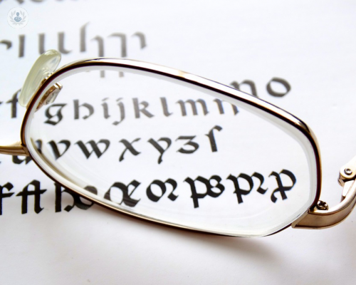 gafas-leer-vista-cansada-presbicia-oftalmologia