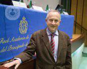 dr-eduardo-tolosa-neurologo-experto-en-parkinson