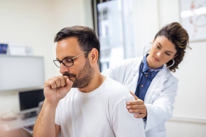 bronquitis-como-aliviar-sintomas-cuando-acudir-medico imagen de artículo