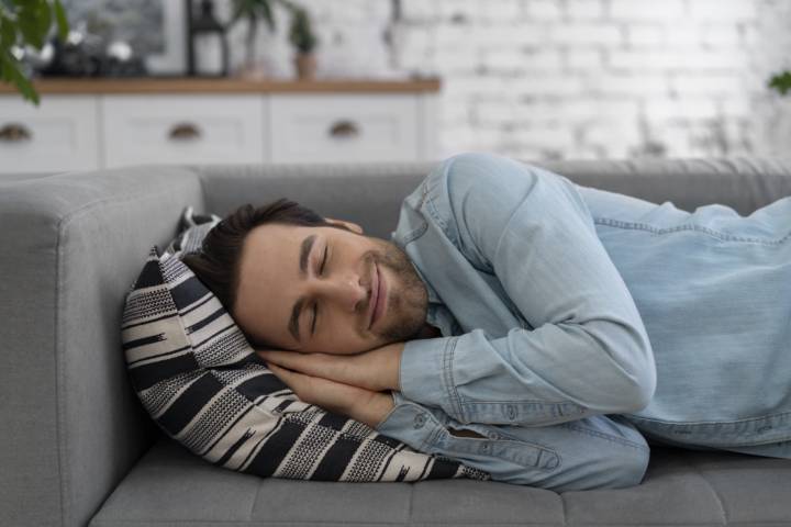 habitos-sueno-cuanto-tiempo-debe-durar-siesta-mejor-hora-aprovechar-beneficios imagen de artículo