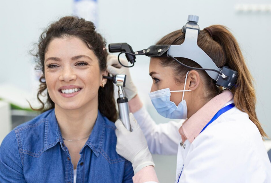 cirugia-de-oido-tratamientos-quirurgicos-para-mejorar-la-audicion-y-la-calidad-de-vida imagen de artículo