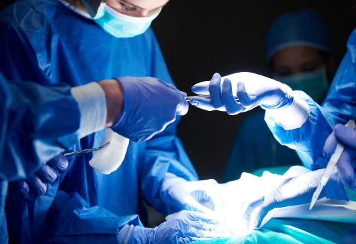 despues-de-la-cirugia-de-cadera-rehabilitacion-prevencion-de-infecciones-y-regreso-al-deporte imagen de artículo