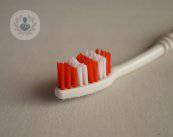 implantes-dentales-enfermedades