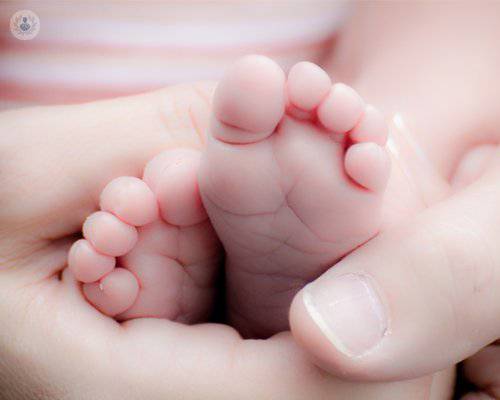 pies-de-bebe-preservacion-de-la-fertilidad-ser-mama
