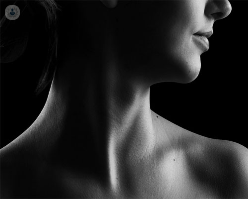 cuello-mujer-rejuvenecido-tratamiento-integral