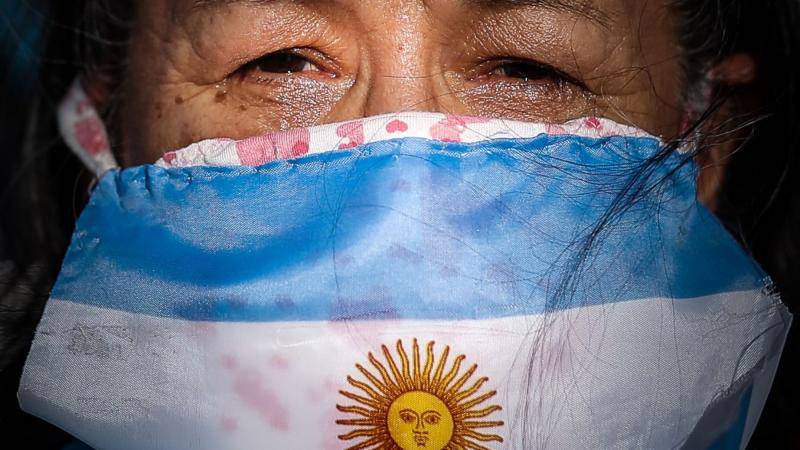 Argentina sube a la quinta posición mundial en casos graves de Coronavirus