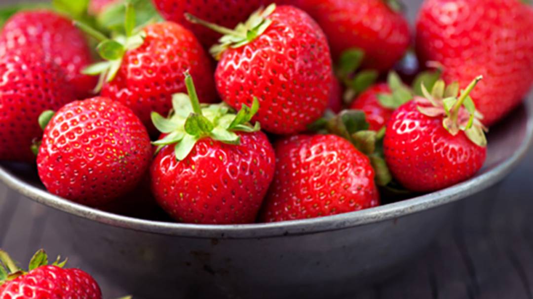 ¿Por qué es bueno comer fresas?